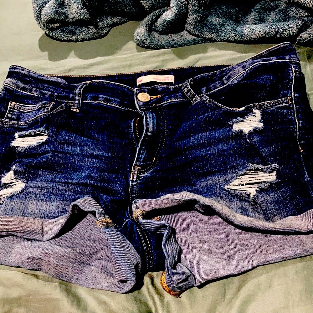 Only been worn twice